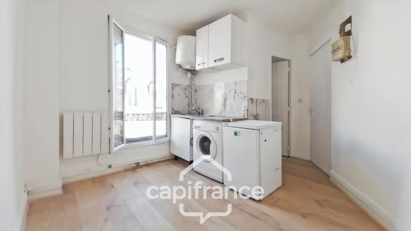 A vendre Montreuil -Studio 12m2-2ème et dernier étage-5 mn à pied métro L9 Croix de Chavaux - 12 mn RER A Vincennes
