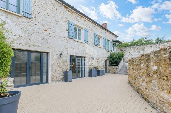 Maison à louer à Crespières - Réf 3137