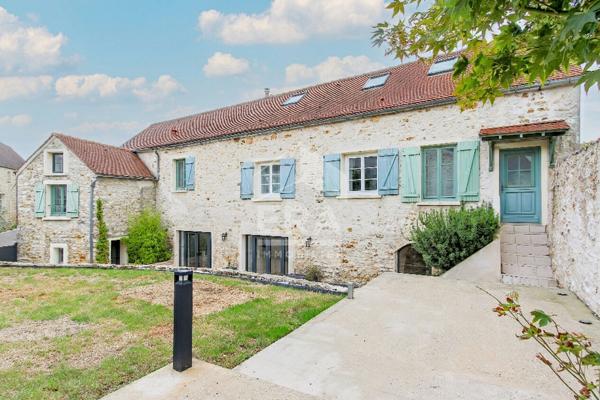 Maison à louer à Crespières - Réf 3137