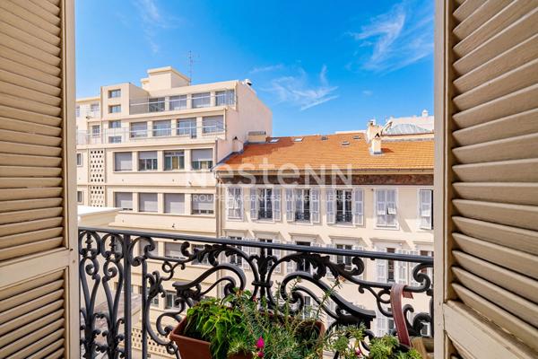 Port de Nice appartement 2 /3 pièces d'environ 75m2  à vendre à Nice  - Exclusivité Nestenn Nice Port