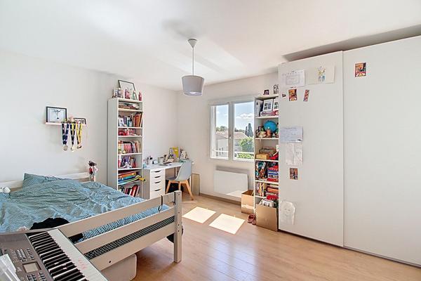 A VENDRE à DRAGUIGNAN ! Appartement haut de villa en duplex 4 pièces  à Draguignan
