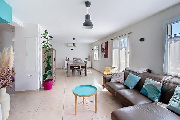 A VENDRE à DRAGUIGNAN ! Appartement haut de villa en duplex 4 pièces  à Draguignan