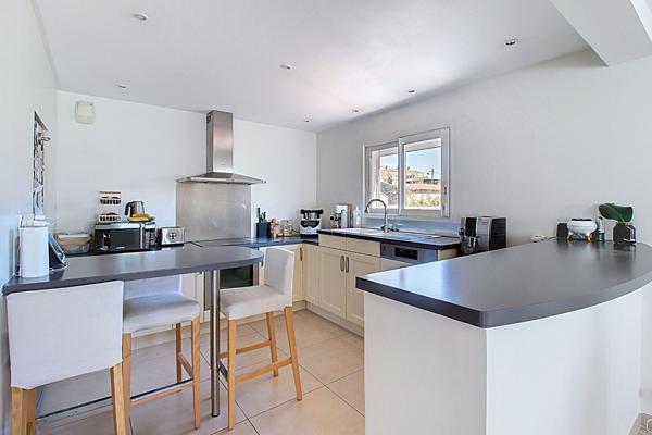 A VENDRE à DRAGUIGNAN ! Appartement haut de villa en duplex 4 pièces  à Draguignan