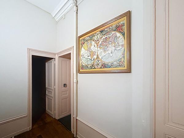 Appartement Aix Les Bains 1 pièce 39.66 m2 en hyper centre dans un immeuble de caractère