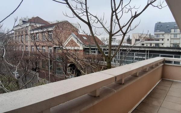 Appartement à louer    2 pièces • 51,60 m2 Issy-les-Moulineaux