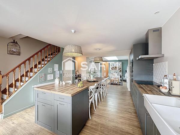 Semi plain pied entièrement rénové!!