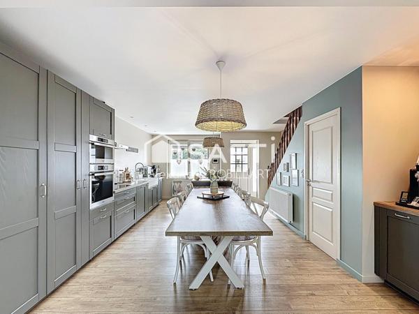 Semi plain pied entièrement rénové!!