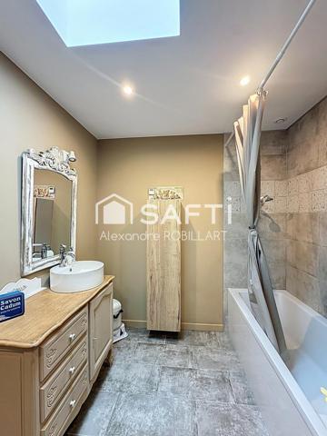 Semi plain pied entièrement rénové!!