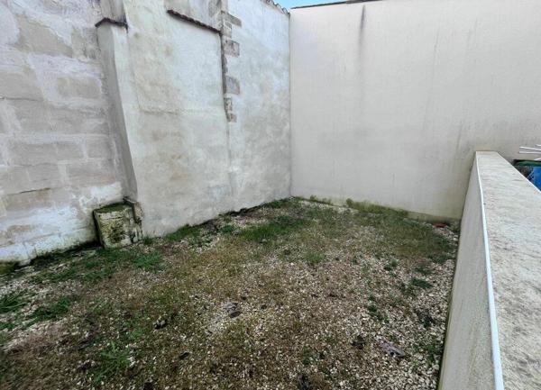 Immeuble à vendre    5 pièces •  Saujon