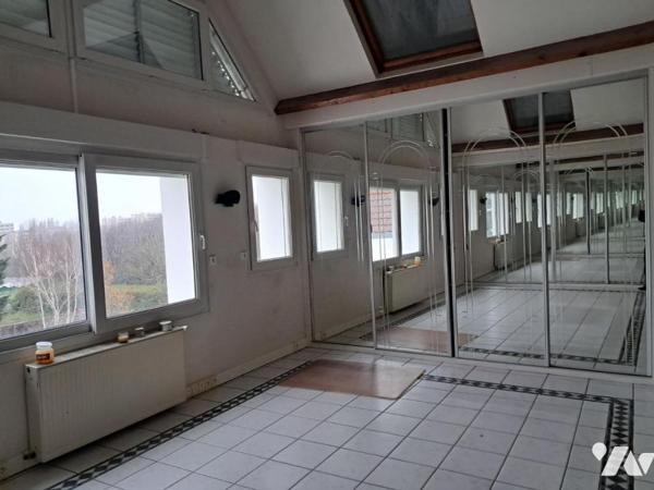 BOULOGNE SUR MER A VENDRE MAISON MITOYENNE ET GARAGE