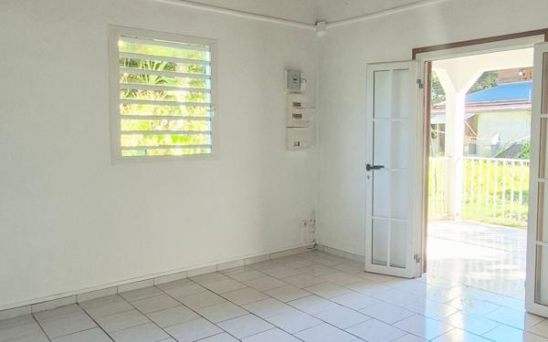 Maison à louer    3 pièces • 60 m2 Sainte-Rose