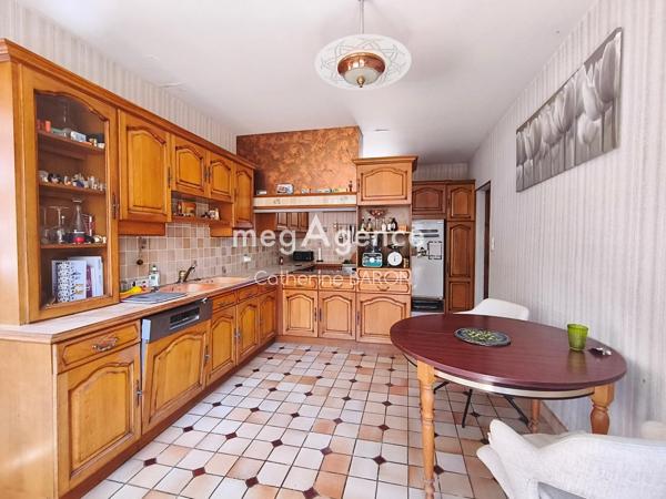 Maison à Jarnac, 16200 - 5 pièces 195m²