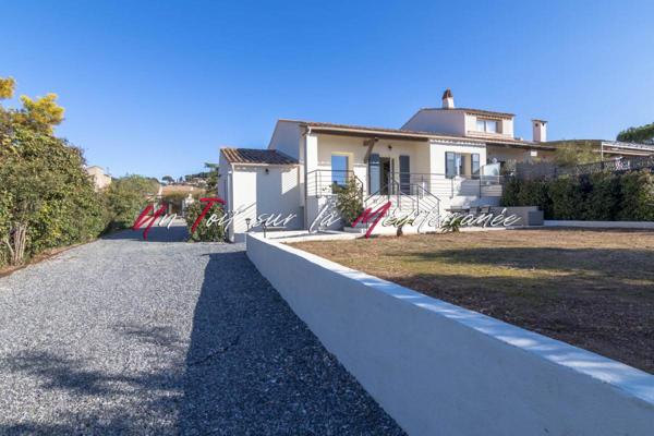 Maison fraîchement rénovée de 140m2, 5 chambres à Carqueiranne - Parcelle 400m2 piscinable