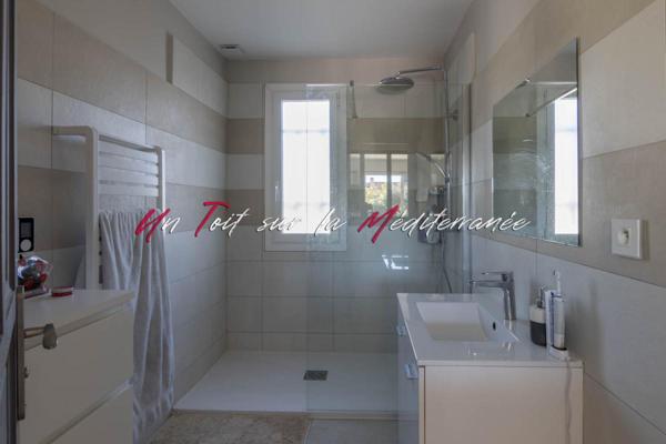 Maison fraîchement rénovée de 140m2, 5 chambres à Carqueiranne - Parcelle 400m2 piscinable