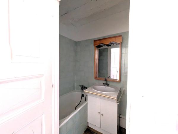 Appartement T2 à vendre  2 pièces - 25,50 m 2   CHAMBERY  - 73