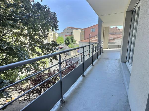 APPARTEMENT T3 - TERRASSE - PARKING