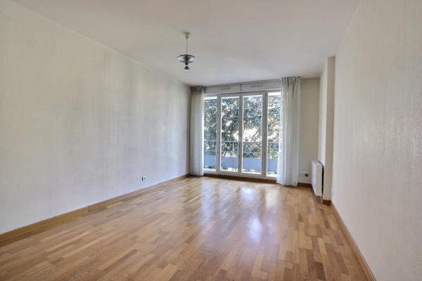 APPARTEMENT T3 - TERRASSE - PARKING