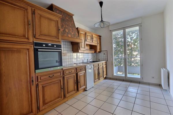 APPARTEMENT T3 - TERRASSE - PARKING