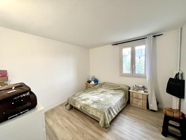 Aulnay-sous-Bois (93600) 5 Pièces avec balcon, cave proche futur métro