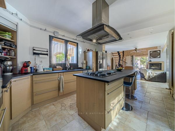 Aigues-Mortes (30220) EXCLUSIVITÉ - (30220) AIGUES MORTES - Villa de 167m² avec piscine - terrain de 1700m² - dépendance