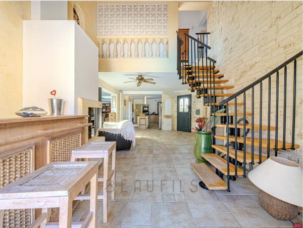 Aigues-Mortes (30220) EXCLUSIVITÉ - (30220) AIGUES MORTES - Villa de 167m² avec piscine - terrain de 1700m² - dépendance