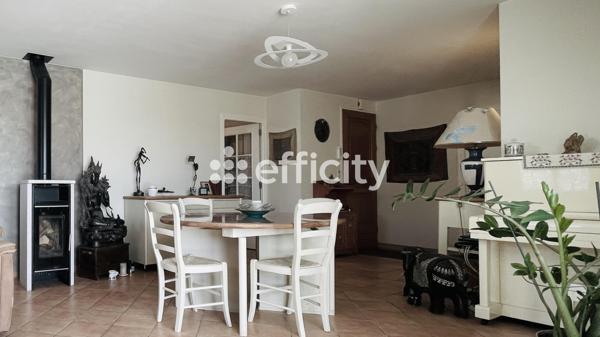 Maison
         6 pièces
        - 150 m² Bien prestige 540 000 € *