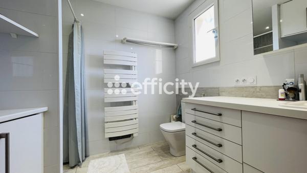 Maison
         6 pièces
        - 150 m² Bien prestige 540 000 € *