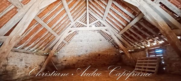 Proche de Charolles, maison de type Brionnaise 7 pièces, 135 m², sur terrain de 5 000 m², avec dépendances