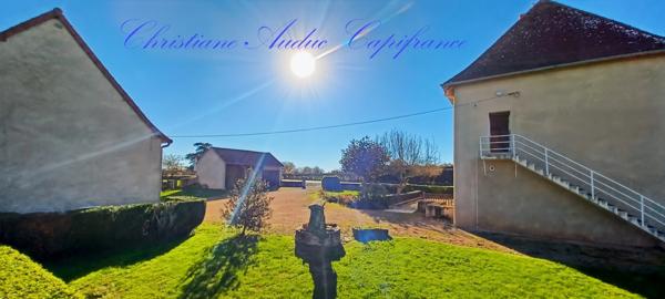 Proche de Charolles, maison de type Brionnaise 7 pièces, 135 m², sur terrain de 5 000 m², avec dépendances