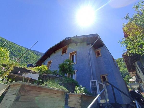 L'agence SAFTI (Jean marc BRUSCAGGIN) vous propose en exclusivité cette maison de tradition, restauré de 132 m2