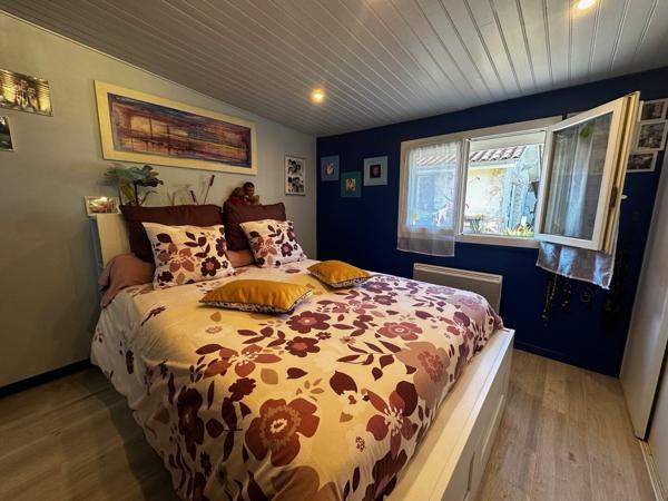 Maison 5 pièces-Terrain d'environ 915m² avec Dépendance de 35m²