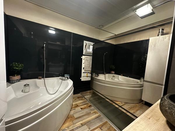 Maison 5 pièces-Terrain d'environ 915m² avec Dépendance de 35m²