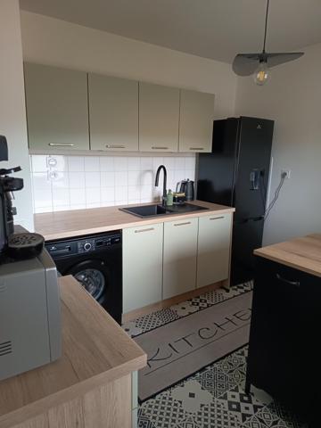 Idéalement situé sur la commune de Sancé, à proximité des commerces , cet appartement de type T2 sans travaux à prévoir est idéal pour un investissement