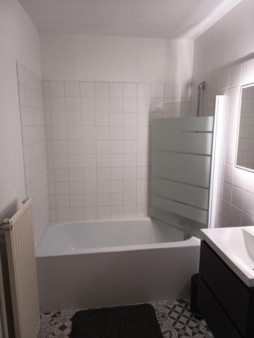 Idéalement situé sur la commune de Sancé, à proximité des commerces , cet appartement de type T2 sans travaux à prévoir est idéal pour un investissement