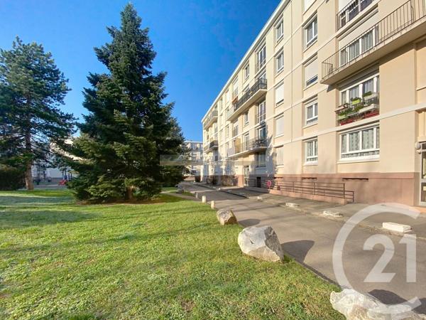 Appartement F5 à vendre  5 pièces - 82 m2 CORBAS - 69