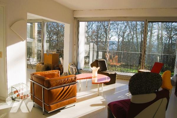 GRAND APPARTEMENT EN RDC 111 m2 - 5 pièces traversant, 3 balcons sud, parking libre, cave