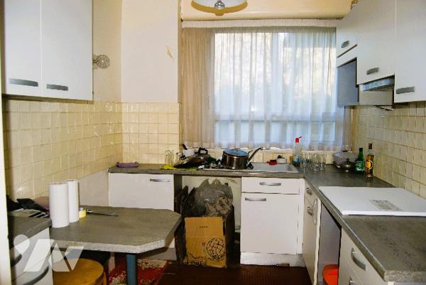 GRAND APPARTEMENT EN RDC 111 m2 - 5 pièces traversant, 3 balcons sud, parking libre, cave