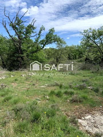Terrains  de plus de 32 hectares avec grange non habitable et puits