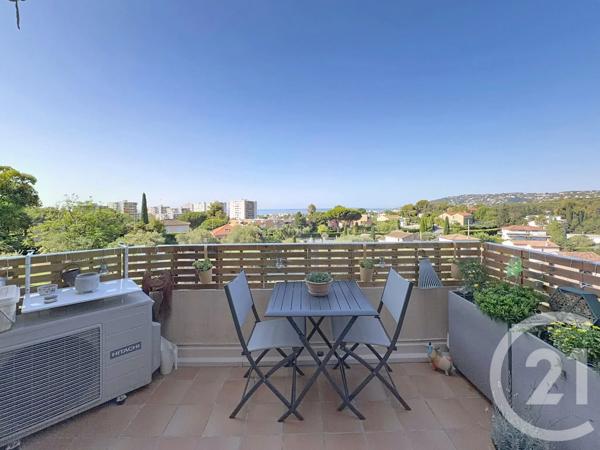 Appartement F2 à vendre  2 pièces - 46,95 m 2   ANTIBES  - 06