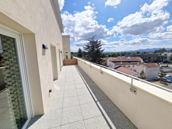 Craponne (69290) STANDING ! T3 MEUBLE avec terrasse 21m2 + Box PMR- 3° et dernier étage- Neuf- CRAPONNE- DISPONIBLE !