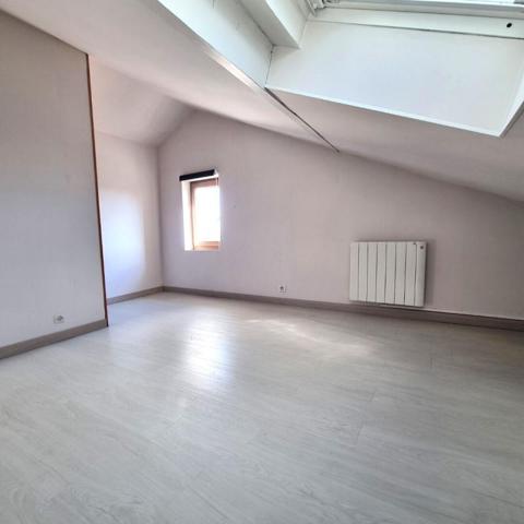 Lyon (69008), Duplex 4 pièces de 92 m2, 3ch, Dernier étage, aucun vis à vis