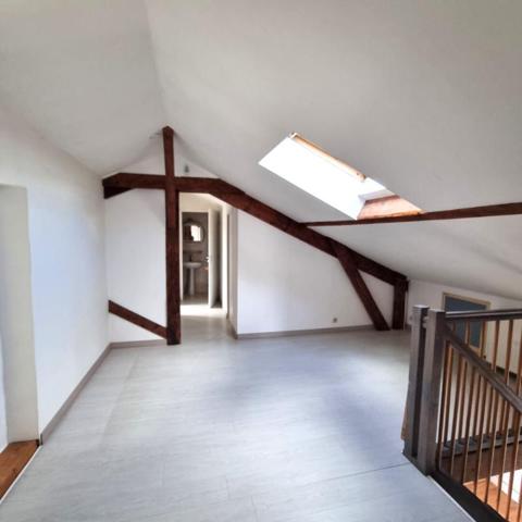 Lyon (69008), Duplex 4 pièces de 92 m2, 3ch, Dernier étage, aucun vis à vis