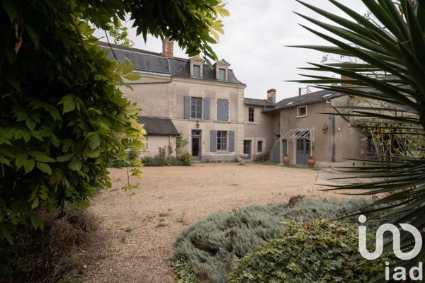 Maison à vendre 9 pièces 245 m² Le Puy-Notre-Dame