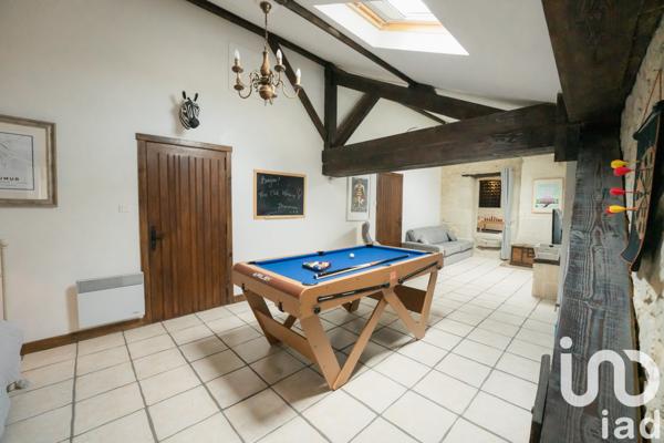 Maison à vendre 9 pièces 245 m² Le Puy-Notre-Dame