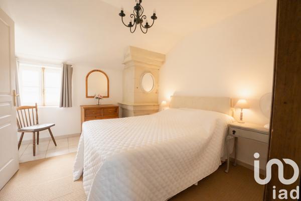 Maison à vendre 9 pièces 245 m² Le Puy-Notre-Dame