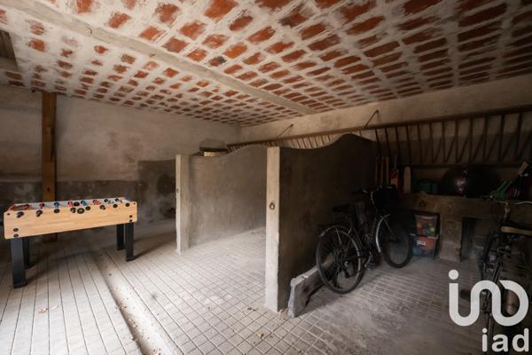 Maison à vendre 9 pièces 245 m² Le Puy-Notre-Dame