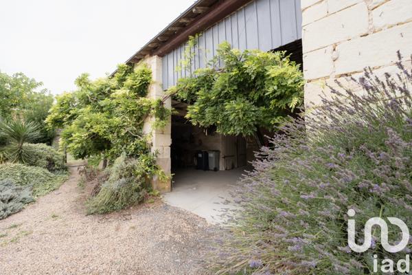 Maison à vendre 9 pièces 245 m² Le Puy-Notre-Dame