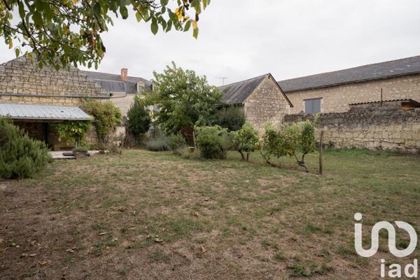 Maison à vendre 9 pièces 245 m² Le Puy-Notre-Dame