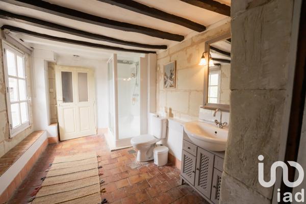 Maison à vendre 9 pièces 245 m² Le Puy-Notre-Dame