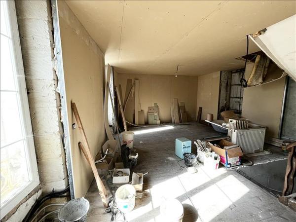 Immeuble à vendre |  Châteauneuf-sur-Charente |  262 m²